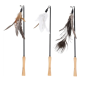 Играчка за котка Flamingo Tyra Dangler 47–77 см -  въдица с пера и звънче 